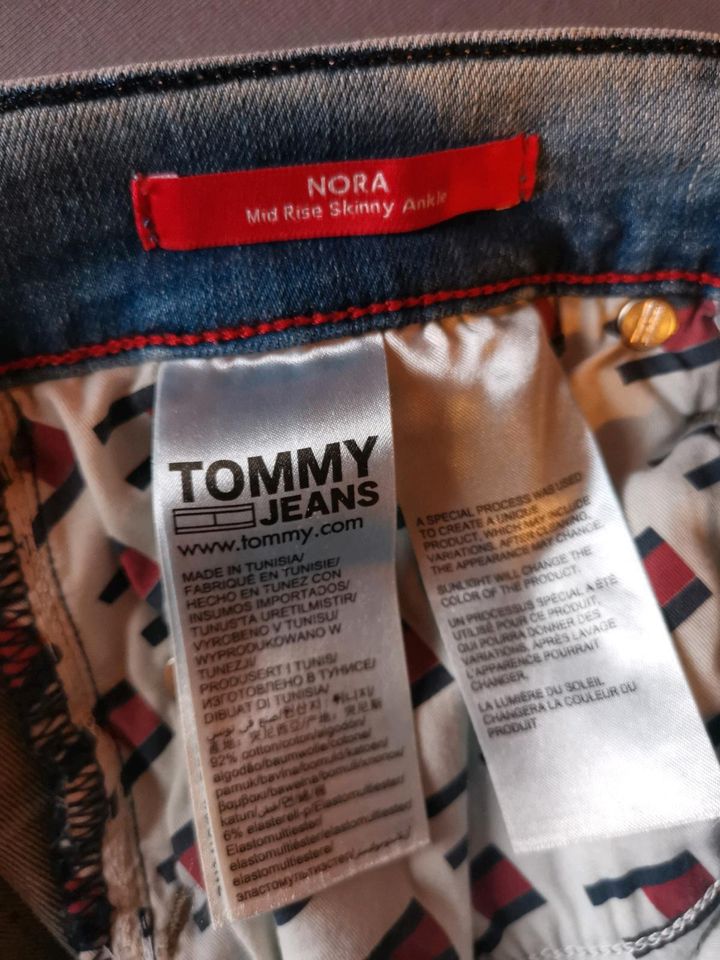 Tommy Jeans Gr. 27/30 in Abensberg