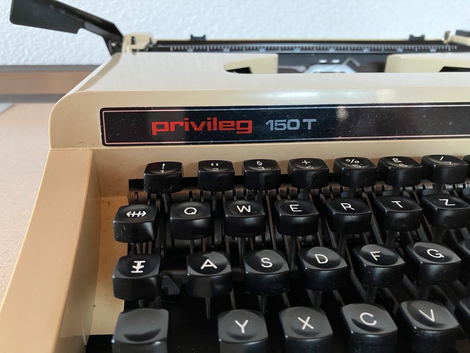 Schreibmaschine Privileg 150 T in Neunburg