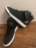 Adidas Herren Sneaker 42 NEU Baden-Württemberg - Pforzheim Vorschau