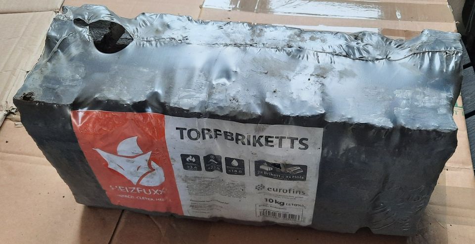 Torfbriketts 200 kg, 20 Pakete zu je 10 kg in Sebnitz