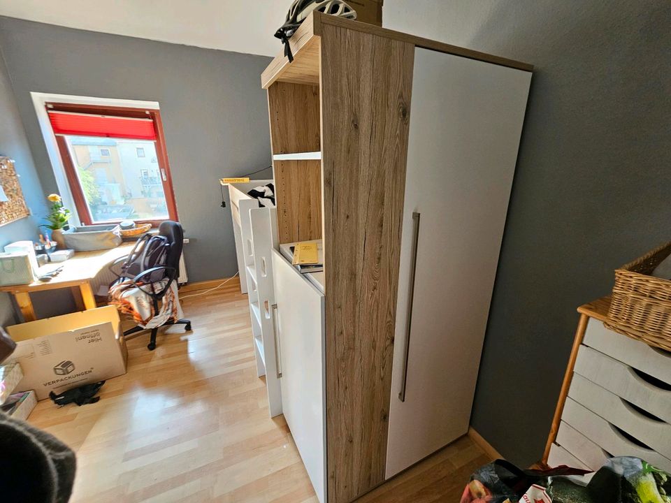 Hochbett ( mit Schrank ) Neupreis 1500€ in Freiberg