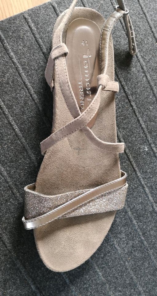 Sandalen Tamaris Trend braun Glitzer Sommer  41 in Günzburg