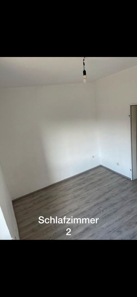 Wohnung 120 m2, 1 OG mit 5 Zimmern zu Vermieten in Duisburg