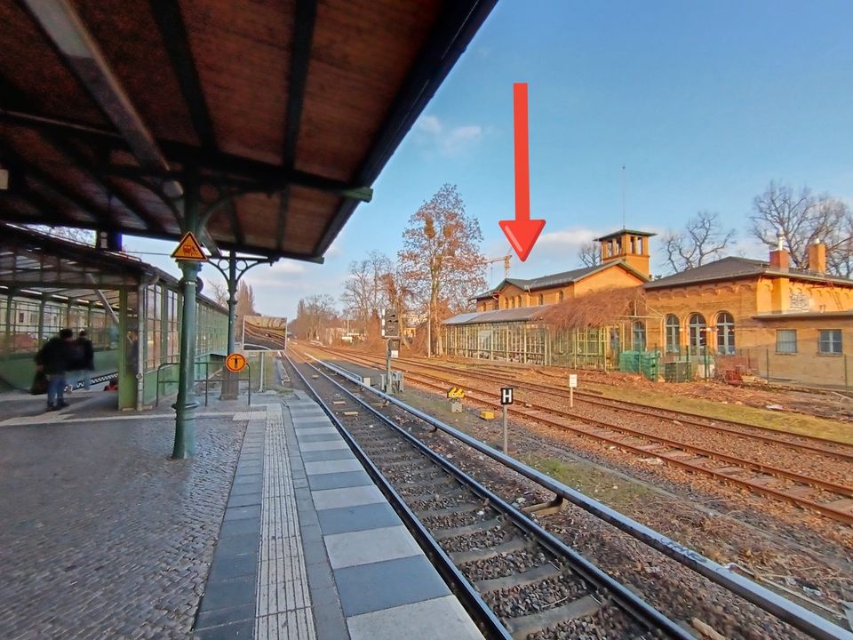 Direkt im Bahnhof. Backshop, Bäckerei, Cafe in Berlin