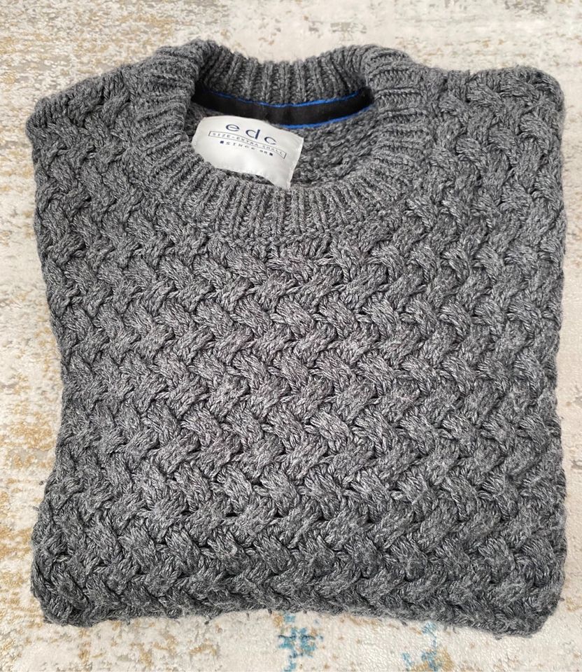 edc Herren Strickpullover Gr:XS in Duisburg