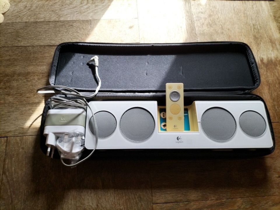 Logitech pid A 735 Mini Lautsprecher I Pod / I-Pod + Ladekabel in Ellhofen
