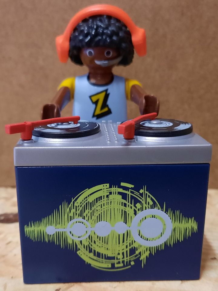 Playmobil 5377 DJ Z in Nordrhein-Westfalen - Soest | Playmobil günstig  kaufen, gebraucht oder neu | eBay Kleinanzeigen ist jetzt Kleinanzeigen