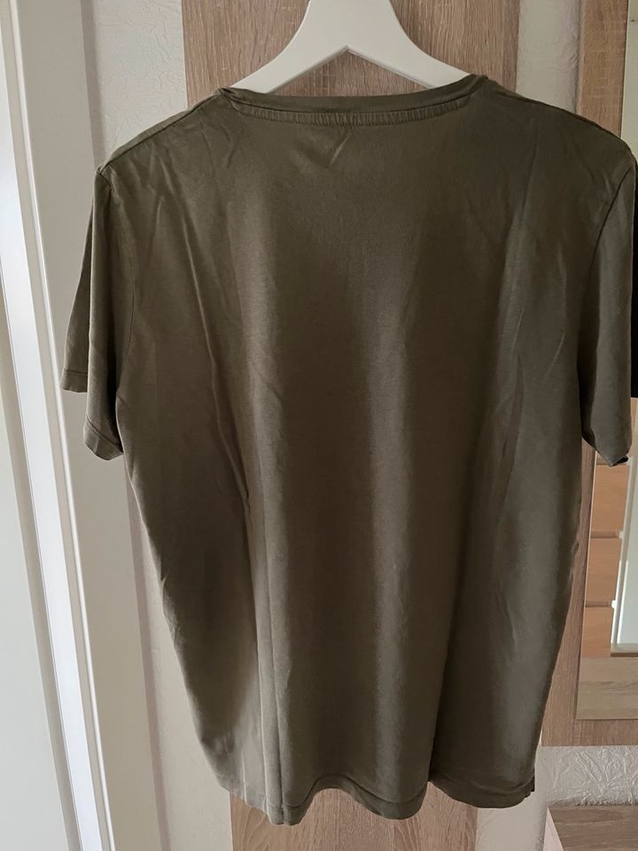 T-Shirt Jack&Jones Gr.M oliv/ weiß 4,40€ in Guxhagen