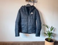 Nike Swoosh Übergangsjacke Regenjacke Leichte Jacke Gr.34/XS Bayern - Bad Staffelstein Vorschau