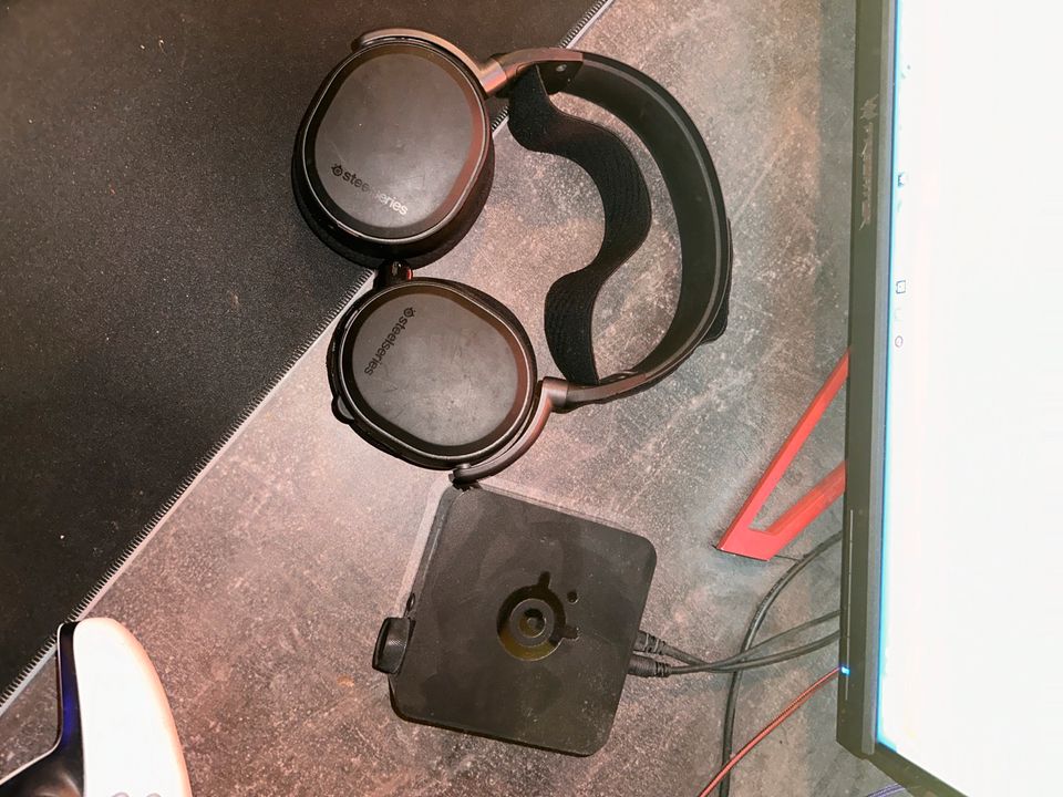 Steelseries Arctis Pro Headset in Saarbrücken