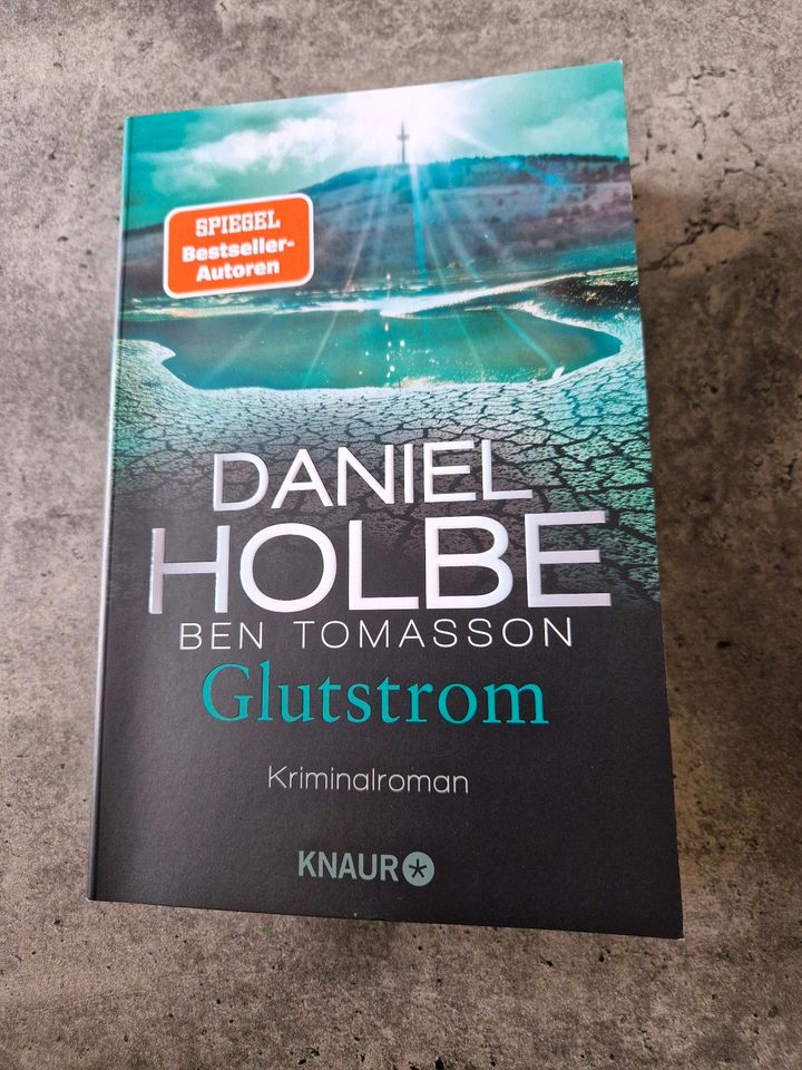 Daniel Holbe Glutstrom Kriminalroman in Alfter