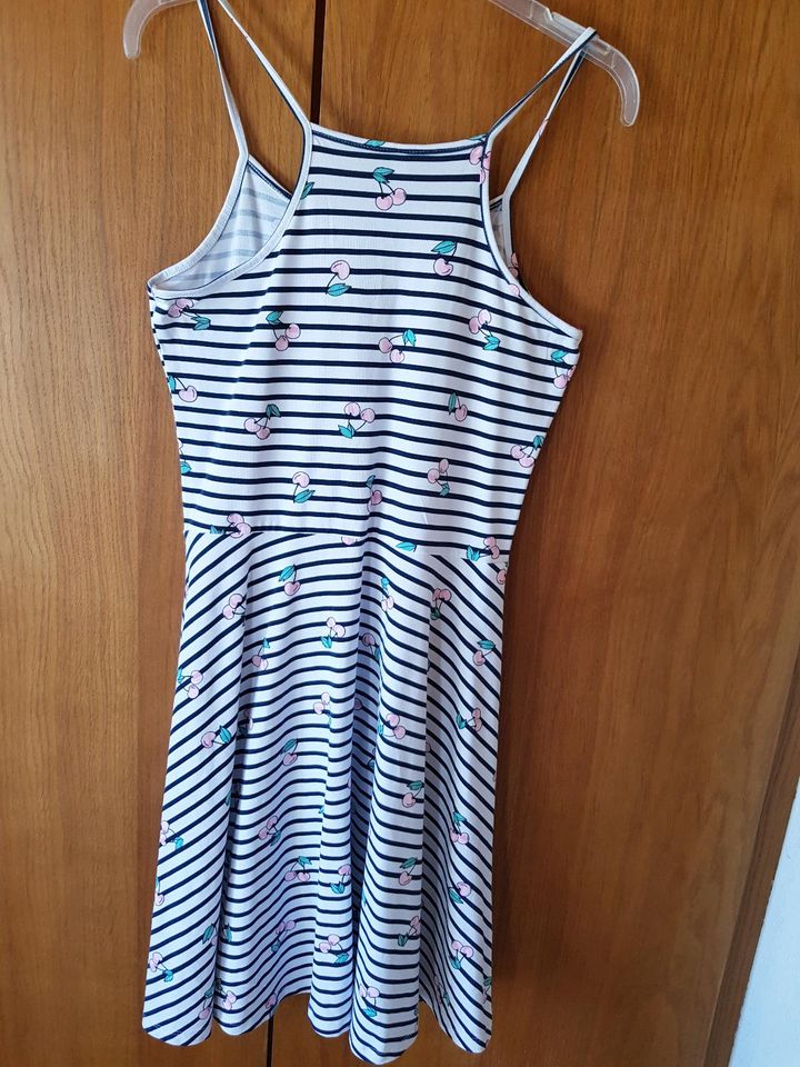 Ein Sommerkleid für Mädchen in Paderborn