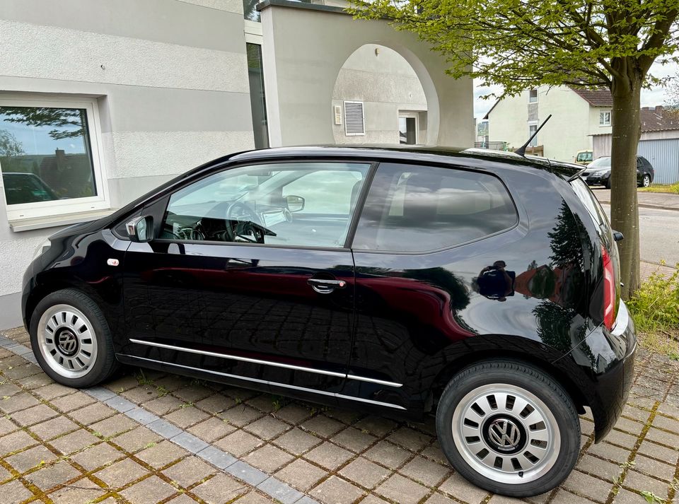 Volkswagen Black UP in Holzminden