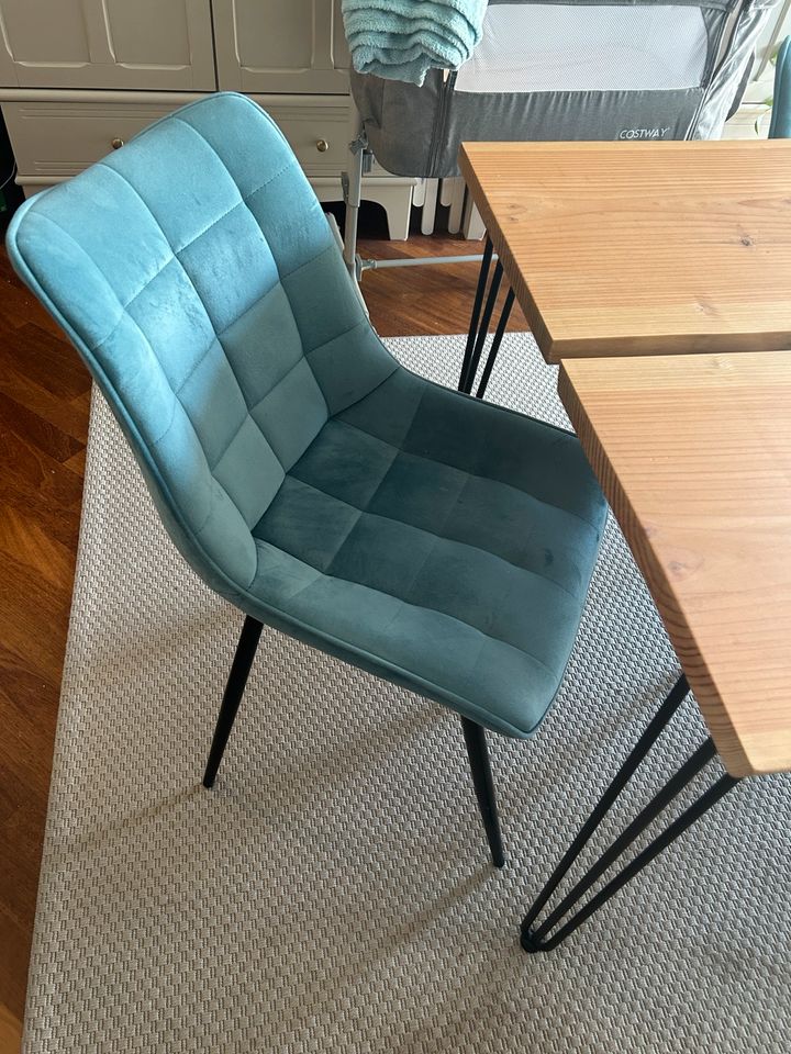 Echtholz Tisch 200cm x 80cm mit 6 Stühlen - Unikat! in Hofbieber