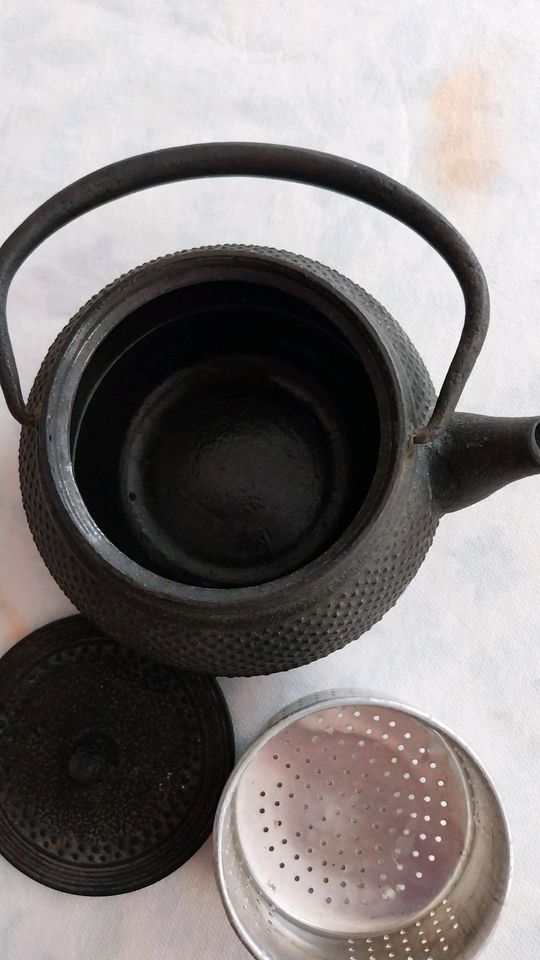 Gußeiserene Teekanne, alt, Japan-China? in Kempten