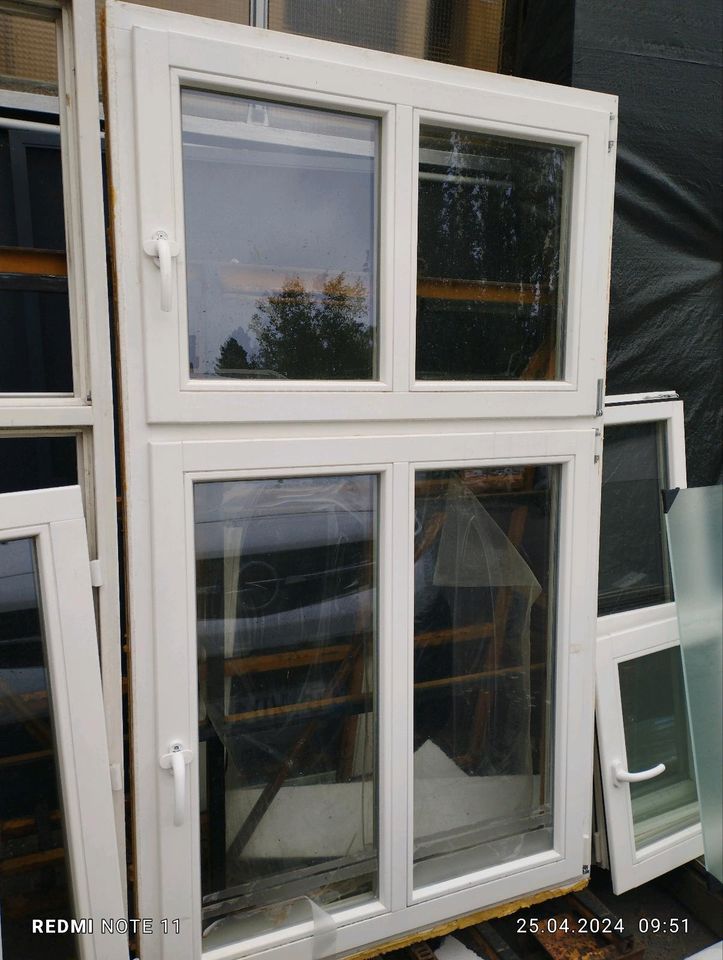 Biete an Holz ISO Fenster im ganzen ausgebaut aus einem Sanierung in Berlin