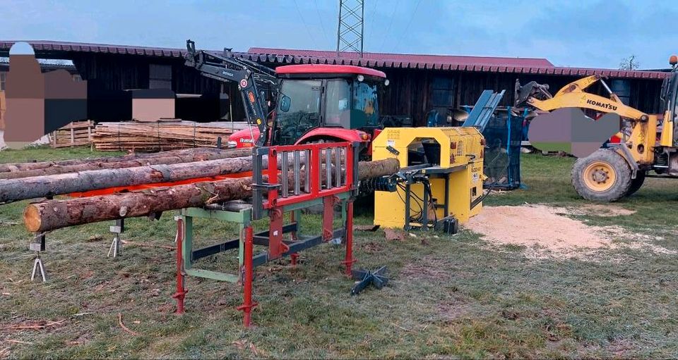 Sägespalter, Brennholz,Sägespaltautomat,Forst in Bechhofen