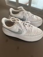 Nike Damen Vision Sneaker weiß in 38 Hessen - Baunatal Vorschau