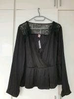 Schwarze H&M Tunika Bluse mit Spitze Gr. 56 NEU mit Etikett Nordrhein-Westfalen - Langenfeld Vorschau