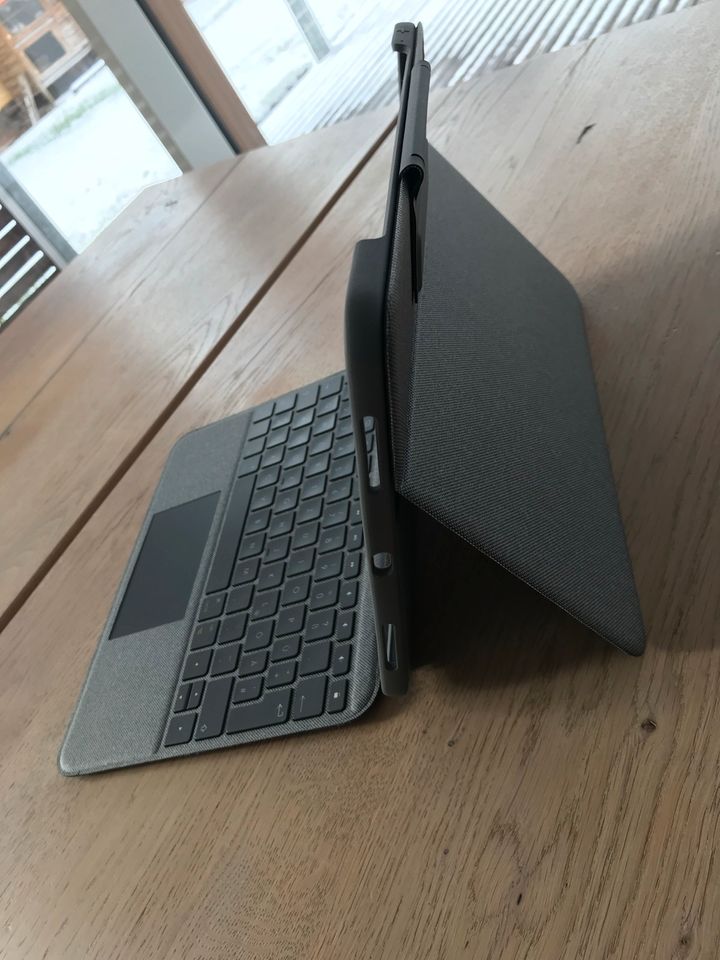 Logitech Folio Touch für iPad Pro 11 Zoll in Villingen-Schwenningen