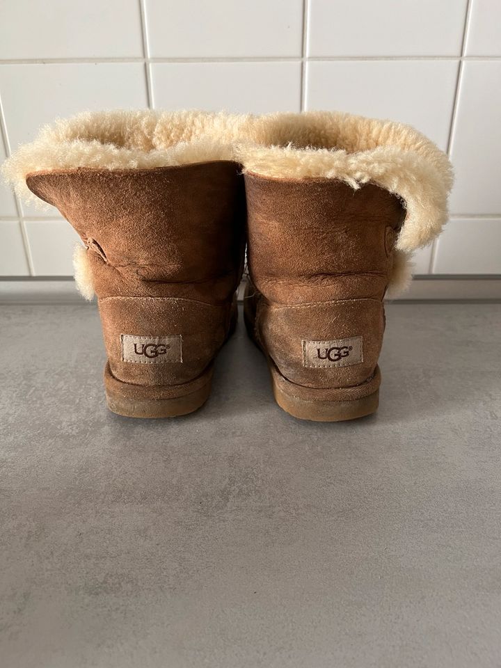 Ugg Boots Kinder 35 Winterschuhe in Hamburg