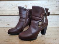 Tom Tailor Stiefeletten braun gefüttert Winter Herbst Gr. 40 Bayern - Pegnitz Vorschau