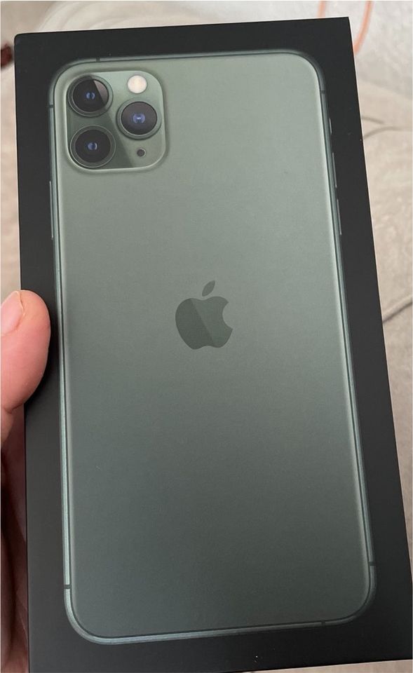 iPhone 11 Pro Max Box in Bremen