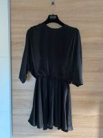 ZARA Minikleid mit Schulterpolstern, Gr. M, in Schwarz München - Moosach Vorschau