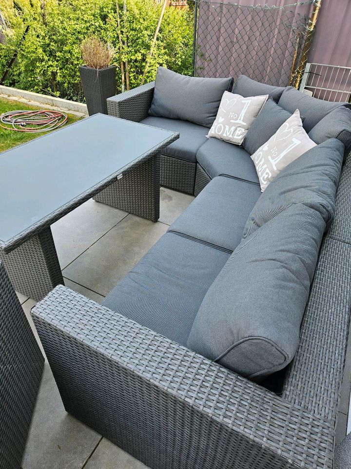 Rattan Gartenmöbel Lounge Set mit Tisch und Sessel in Rheinzabern