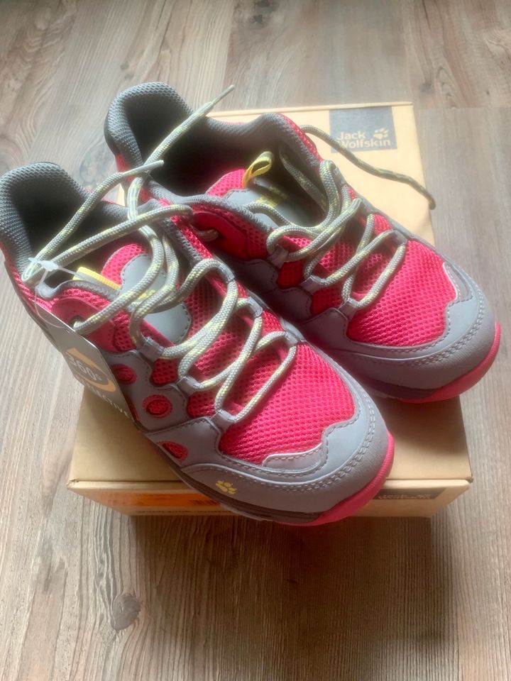 Jack Wolfskin Kinder MTN Wanderhalbschuhe Gr. 33 Neu Pink in Ebermannstadt