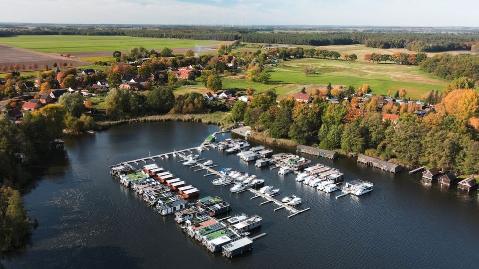 Motoryacht | Bootsliegeplatz | Charterboot | Marina Buchholz in Buchholz (bei Röbel)