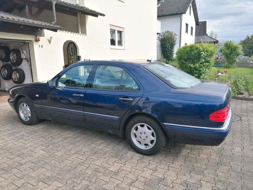 Mercedes E Klasse 2,4l 6 Zylinder 170PS in Willstätt