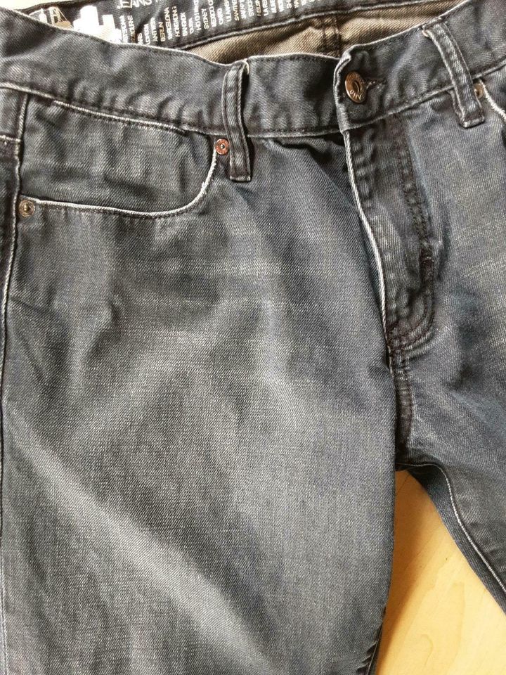 ESPRIT Herrenjeans 33/34 *NEUWERTIG* in Lehrte