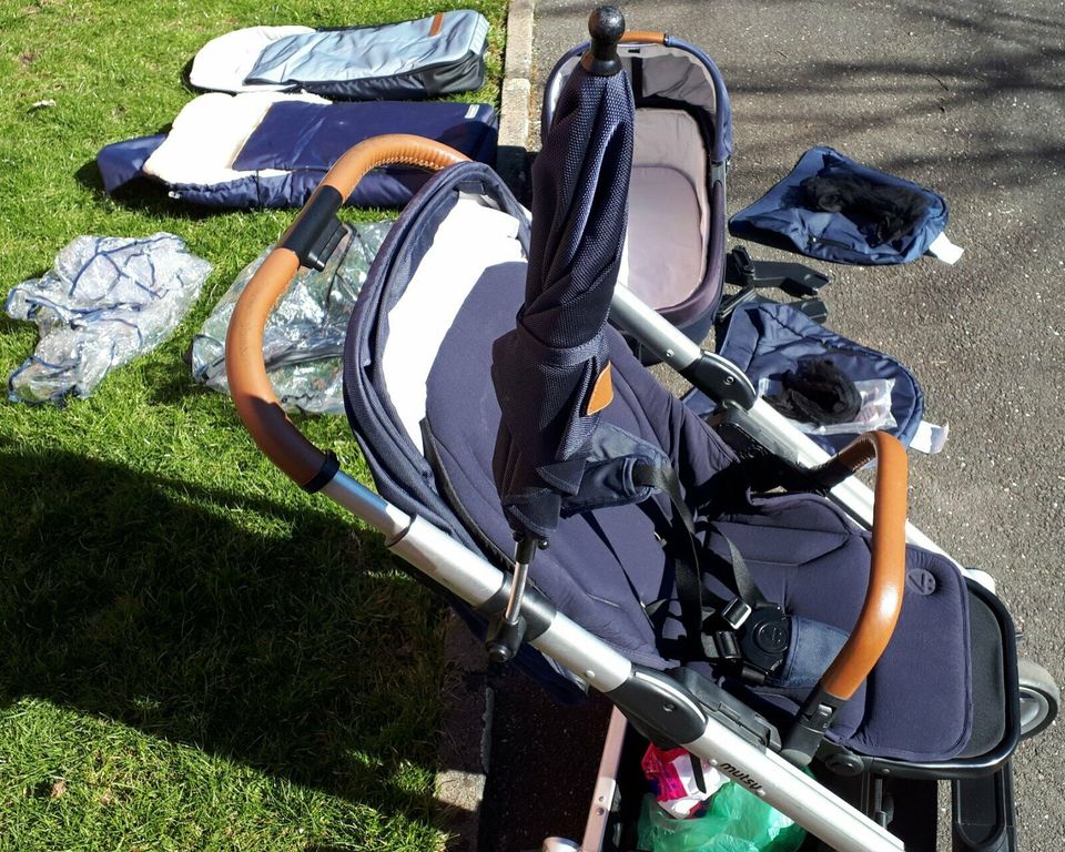 Mutsy iGO Urban Nomad Kinderwagen Wanne/Buggy Vollausstattung + in Erlangen