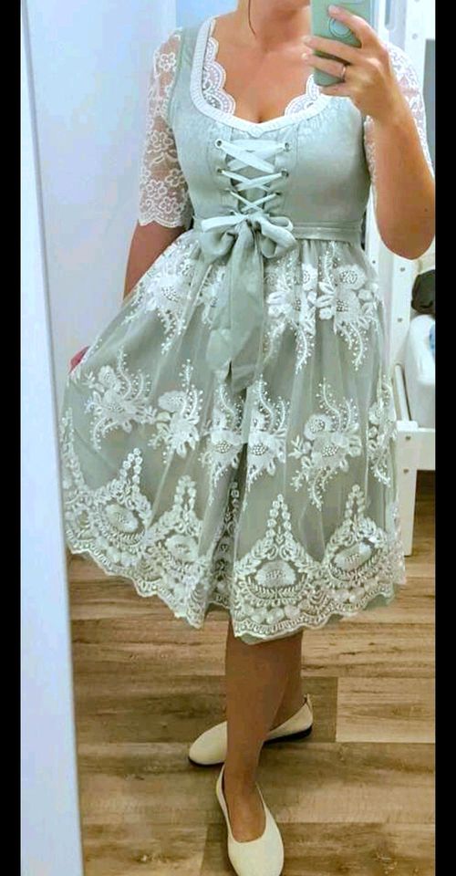 Schönes Dirndl in Mintgrün Stadtfest Oktoberfest Outfit Gr. XL 44 in Kempten