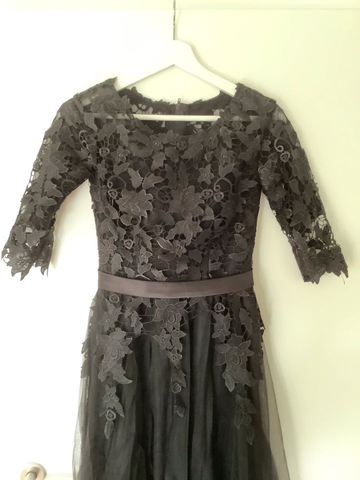 Abendkleid Coktailkleid Ballkleid Größe S schwarz mit Spitze in Oedheim