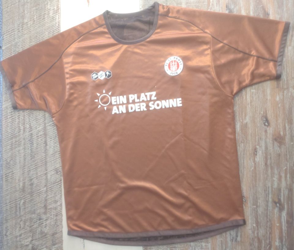 St.-Pauli-Trikot Saison 2010/11  1. Bundesliga Wendetrikot in Buxtehude