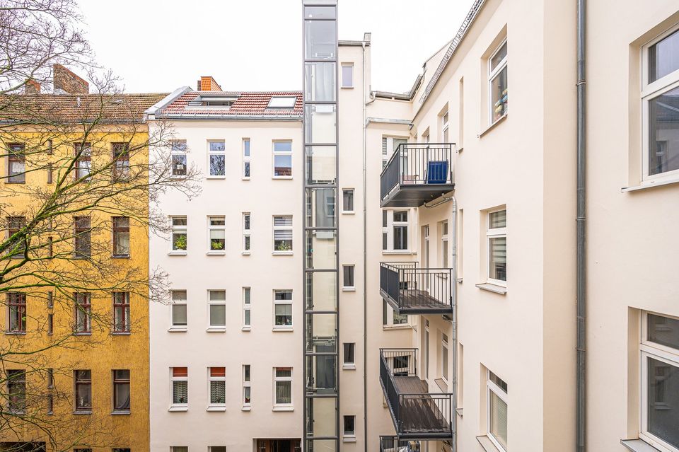 2-Zimmer-Wohnung 56 m² in Charlottenburg;  Erstbezug nach Renovierung in Berlin