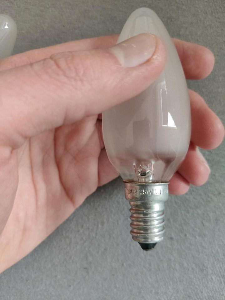 Glühbirnen E27 und E14, Leuchtmittel 40W, 25W, 100W, Osram in Bischofsheim