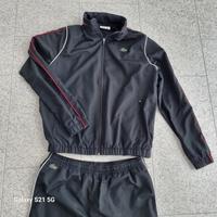 Lacoste Tennisanzug Größe 5, Schwarzgrundig, sehr guter Zustand. Hessen - Neu-Isenburg Vorschau