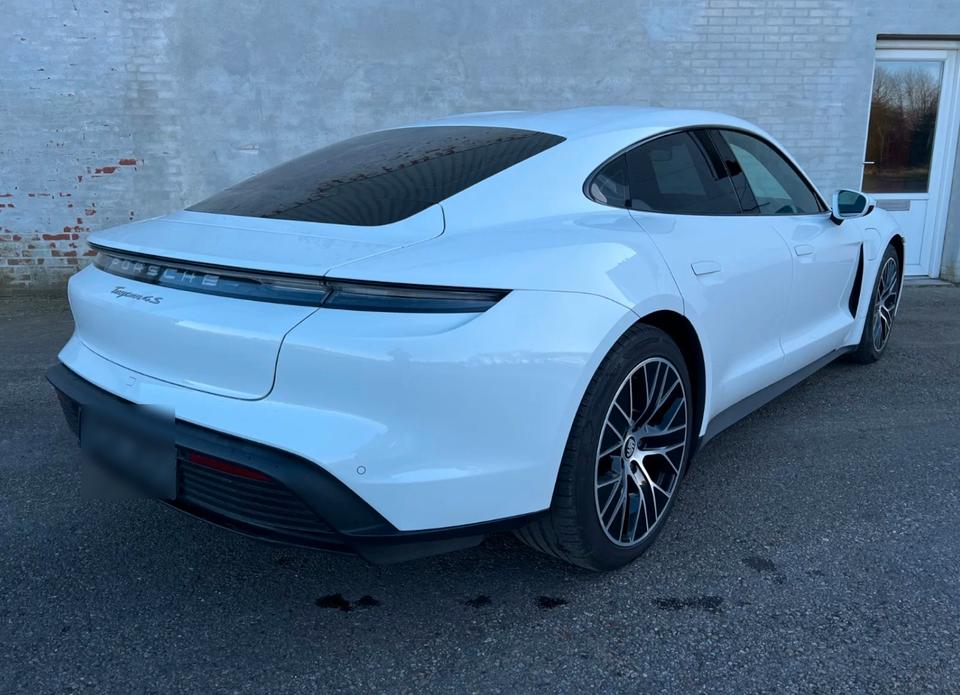 Porsche Taycan 4S - NEUE Batterie - TOP Zustand - Ambientelicht in Flensburg