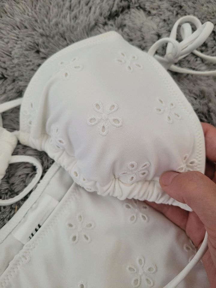 Weißer Triangel-Bikini mit gestickten Blumen, Größe 38, NEU in Rheine