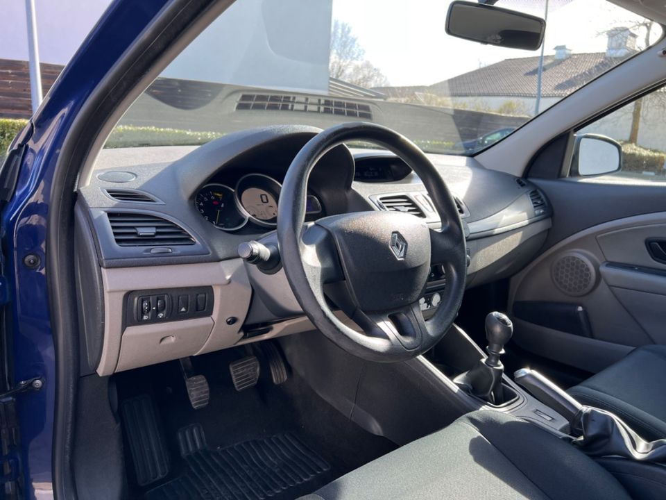 Renault Megane Grandtour 1.6 Klima TÜV in Mönchengladbach