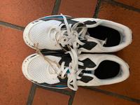 Hallenschuhe weiß Größe 38 Nordrhein-Westfalen - Salzkotten Vorschau
