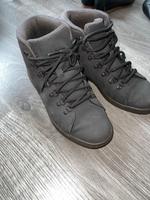 Adidas Halbhohe Winterstiefel 40 2/3 Continental Sohle Nordrhein-Westfalen - Oerlinghausen Vorschau