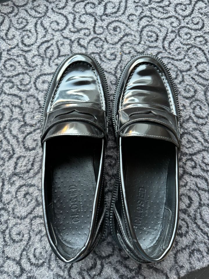 Closed Schuhe Loafers in Ladenburg