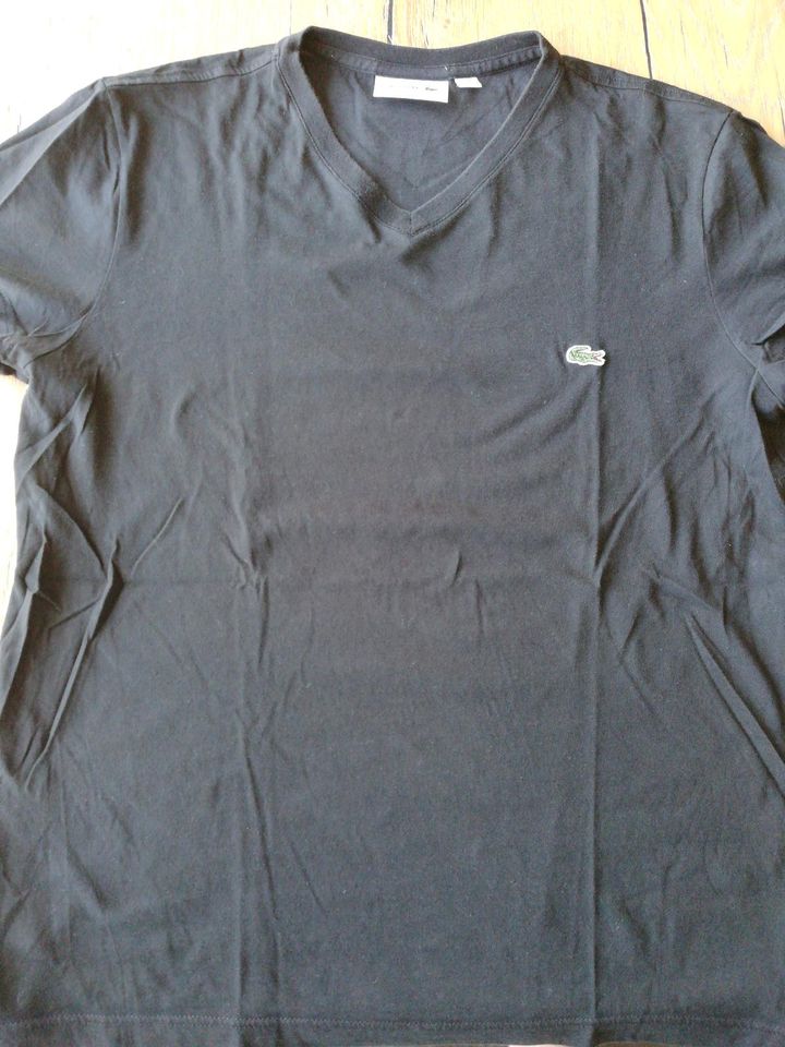 Original Lacoste V-Neck T-Shirt Regular Fit Größe M neu in Diez
