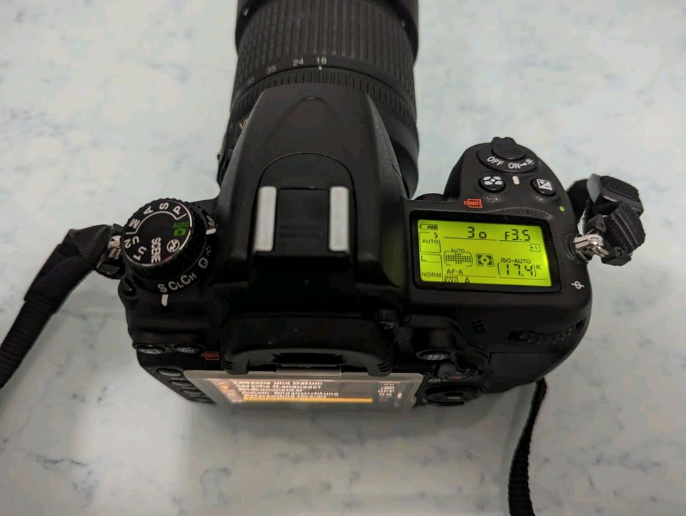 Nikon D7000 SD Karte nur 7042 Auslösungen Objektiv 18-105 mm in Berlin