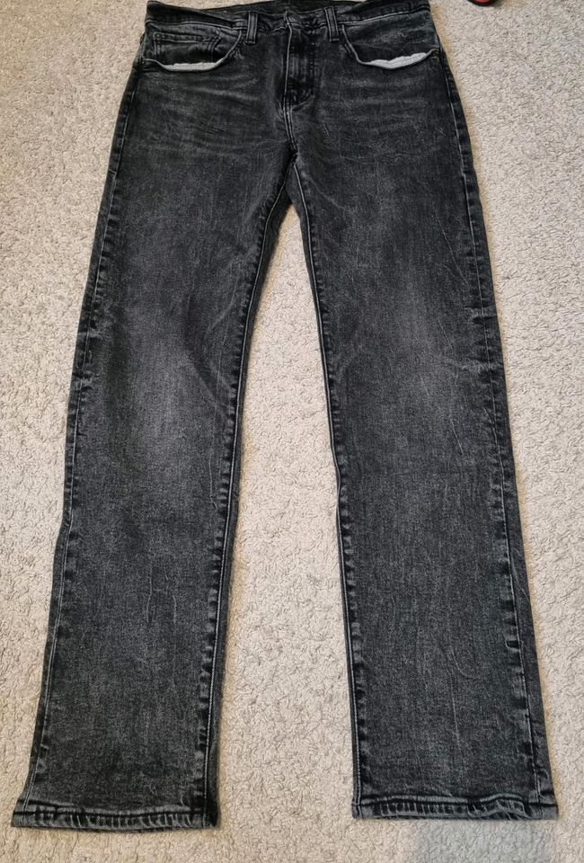 Levis 502 Gr W 31 L32 in Moringen