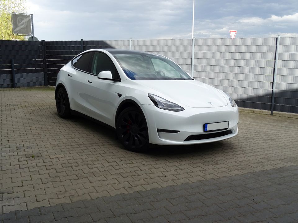 Tesla Model Y Performance 2023 TOP! 8x Bereift in Ludwigshafen